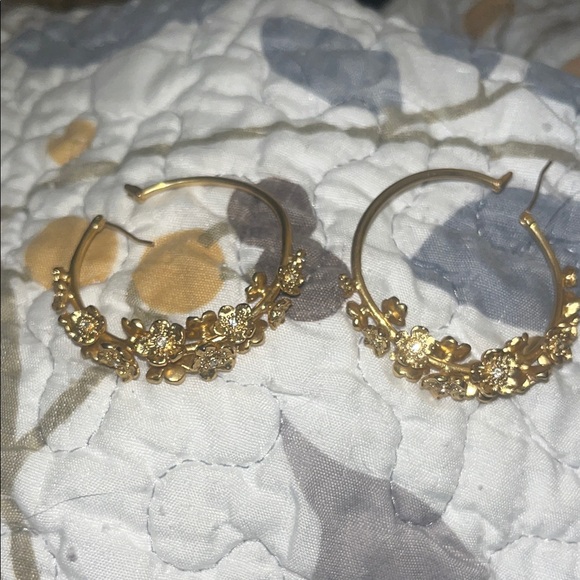 Jewelry - Gold Floral Hoop Earrings